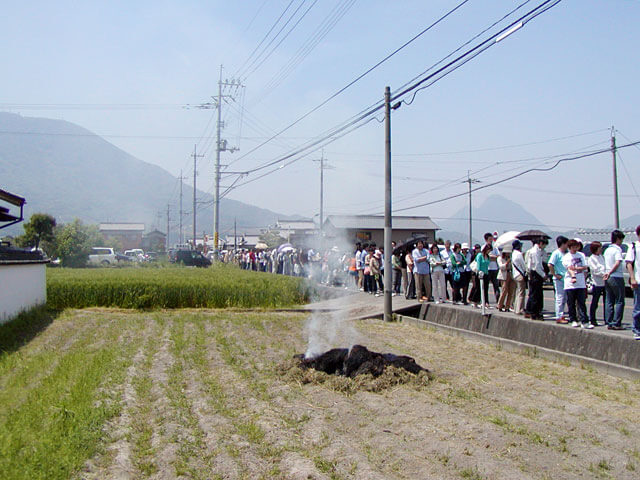 宮武に並ぶ行列