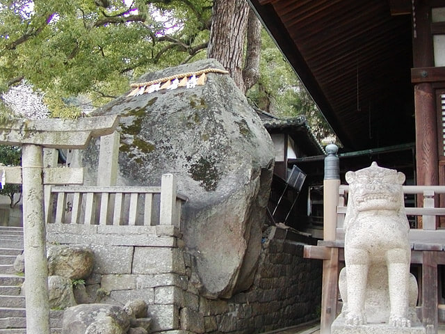 艮神社の巨石
