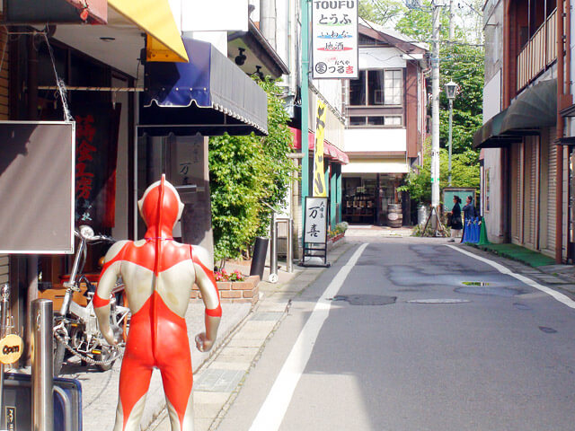 旧軽井沢でみかけたウルトラマン（売り物）