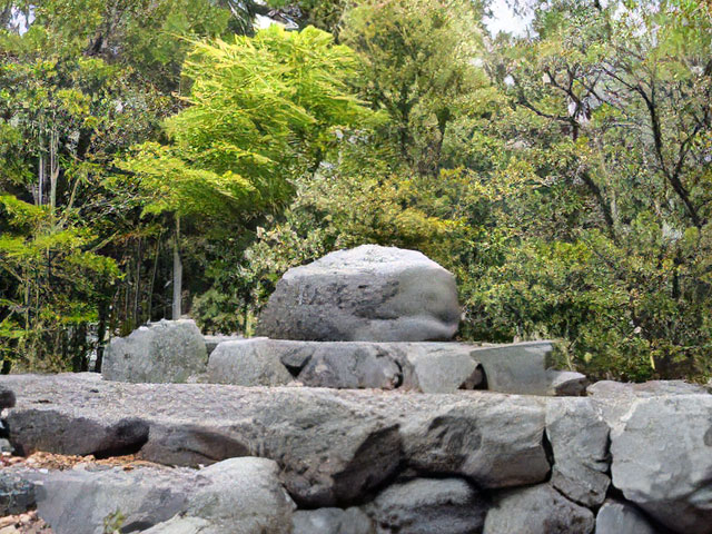 斎王の森に碑が立つ