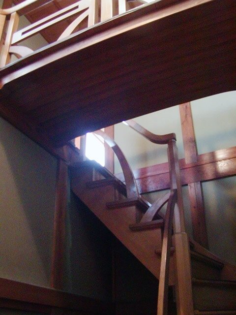 石谷家のきしむ階段