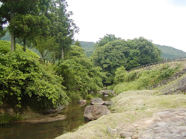 素鵝川